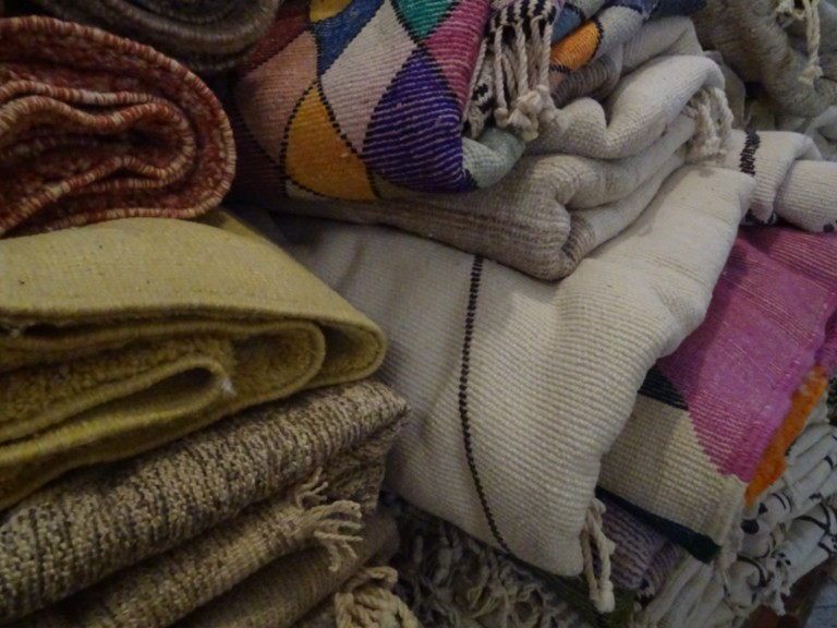 Stock-Tapis-Berbere-marocain
