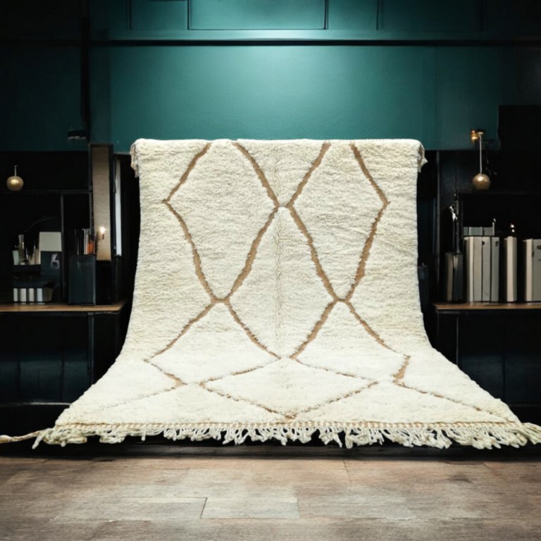 Very beautiful Berber carpet, high quality, white, diamond-shaped, brown
