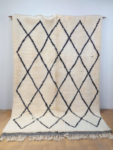 10-Black diamond Berber rug, Beni Ouarain or Mrirt quality 10-Black diamond Berber rug, Beni Ouarain or Mrirt quality