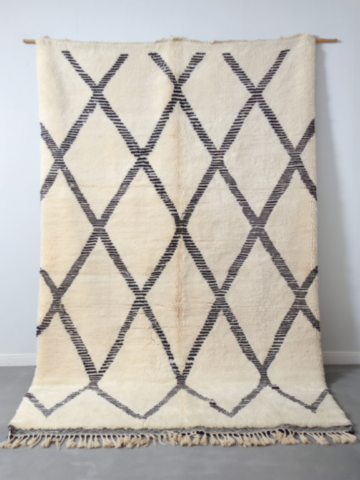 11-Black diamond Berber rug, Beni Ouarain or Mrirt quality 11-Black diamond Berber rug, Beni Ouarain or Mrirt quality