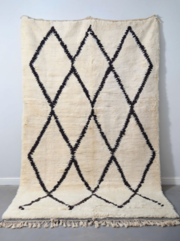 13-Black diamond Berber rug, Beni Ouarain or Mrirt quality 13-Black diamond Berber rug, Beni Ouarain or Mrirt quality