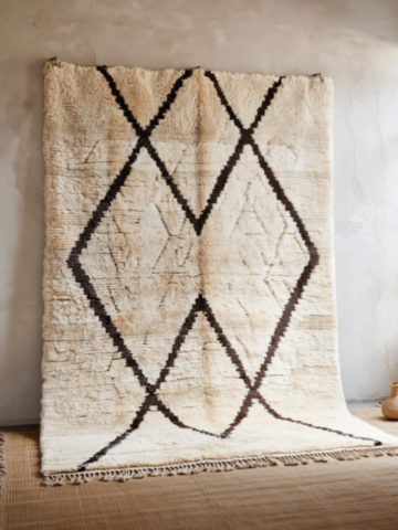 22-Black diamond Berber rug, Beni Ouarain or Mrirt quality 22-Black diamond Berber rug, Beni Ouarain or Mrirt quality