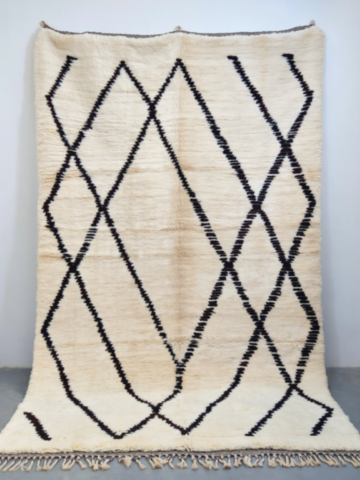 3-Black diamond Berber rug, Beni Ouarain or Mrirt quality 3-Black diamond Berber rug, Beni Ouarain or Mrirt quality