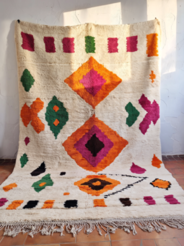 Tapis Azilal coloré – Idéal déco intérieure