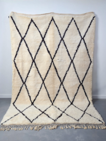 6-Black diamond Berber rug, Beni Ouarain or Mrirt quality 6-Black diamond Berber rug, Beni Ouarain or Mrirt quality
