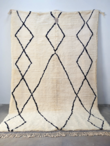 7-Black diamond Berber rug, Beni Ouarain or Mrirt quality 7-Black diamond Berber rug, Beni Ouarain or Mrirt quality