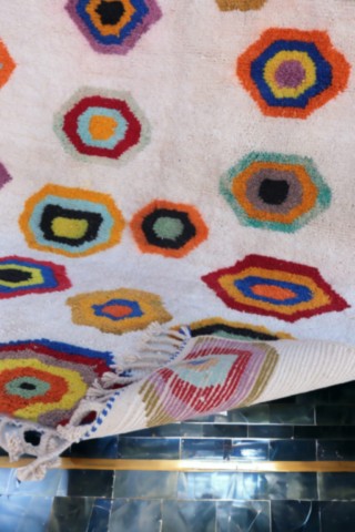 dos-tapis-beni-ouarain-contemporain-couleurs